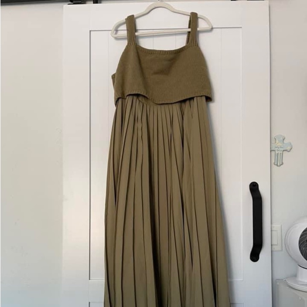 Mare Mare & Anthropologie pleated maxi dress NWT